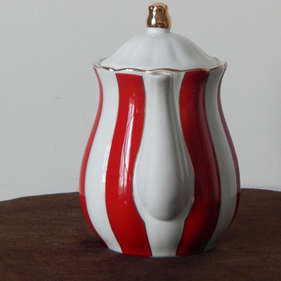 GRACE TEAWARE Fine Porcelain Holiday Red White Tall Teapot Scalloped Top New - Picture 4 of 6